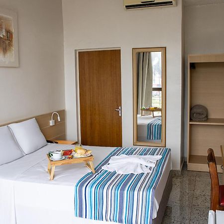 Hotel Dan Inn Barretos By Nacional Inn Exteriör bild