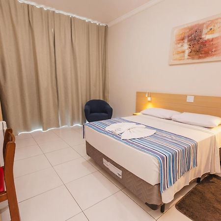 Hotel Dan Inn Barretos By Nacional Inn Exteriör bild