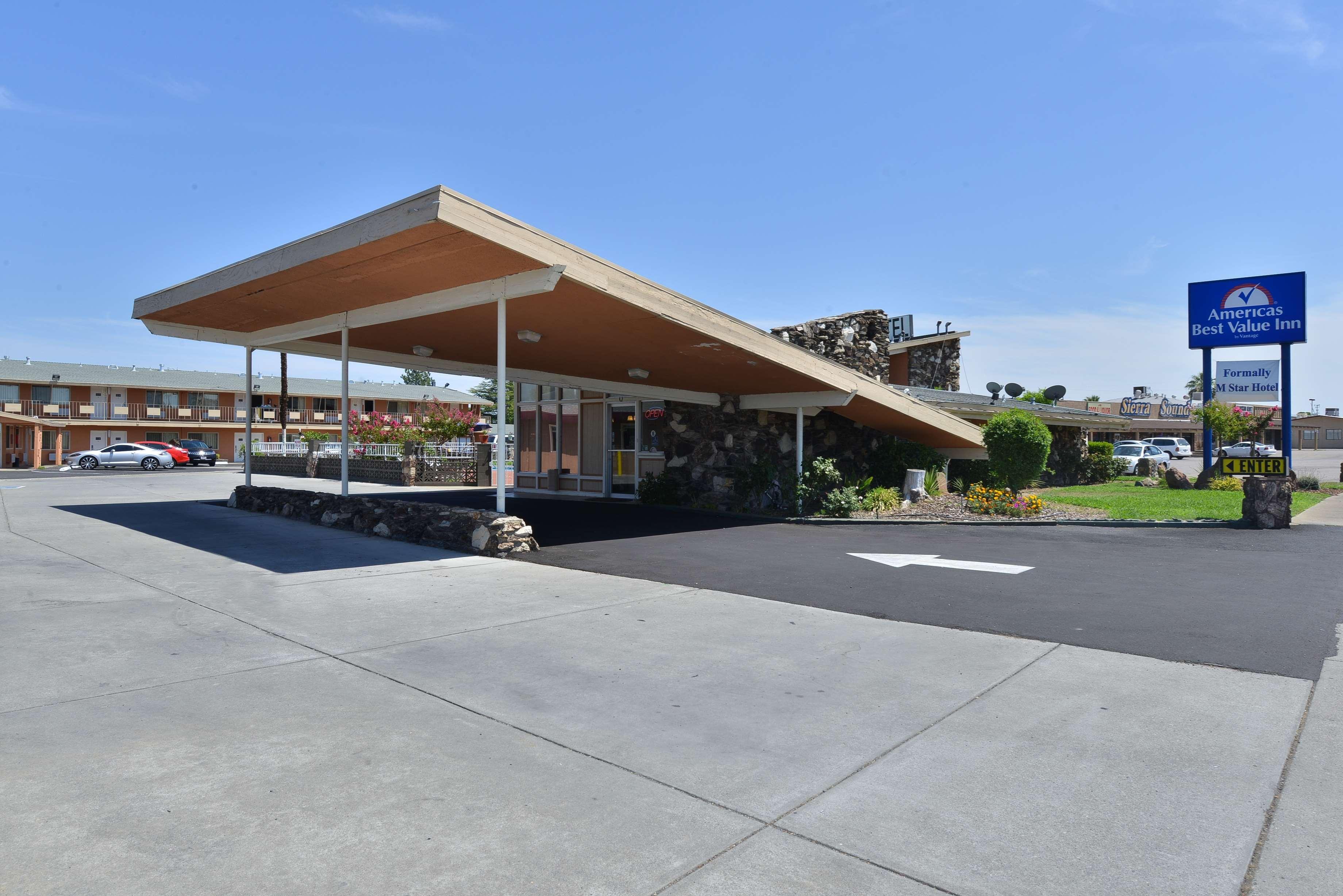 Hotel Dan Inn Barretos By Nacional Inn Exteriör bild