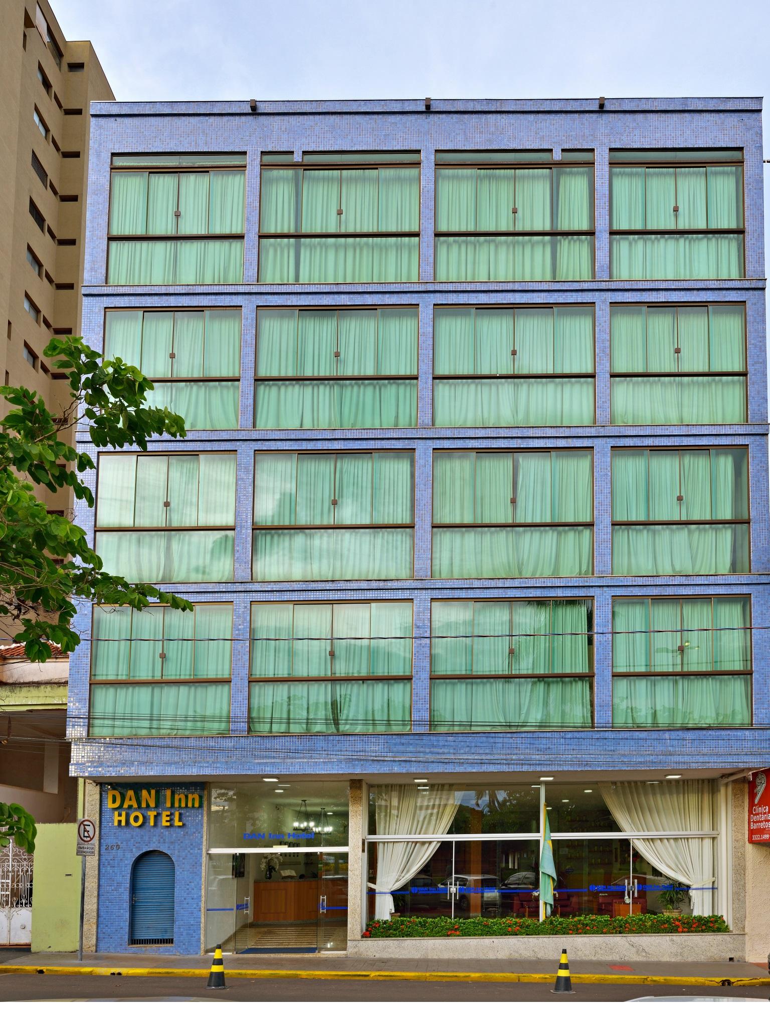 Hotel Dan Inn Barretos By Nacional Inn Exteriör bild