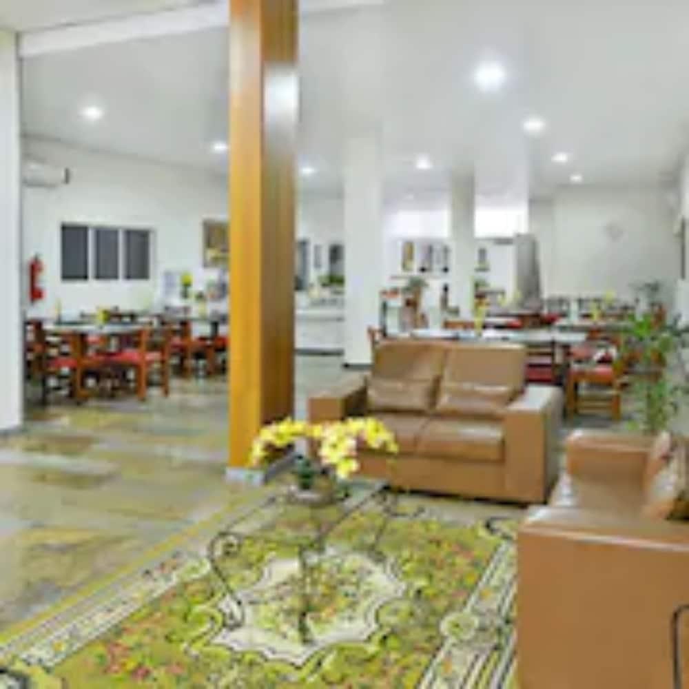 Hotel Dan Inn Barretos By Nacional Inn Exteriör bild