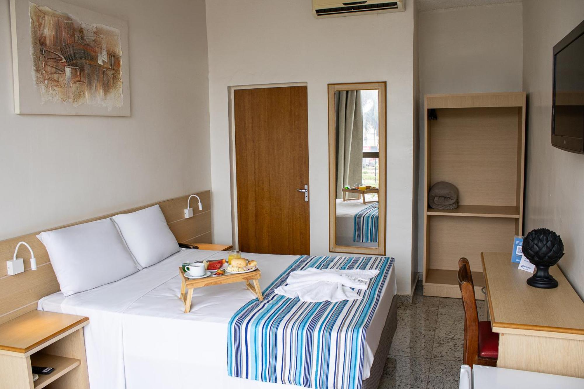 Hotel Dan Inn Barretos By Nacional Inn Exteriör bild