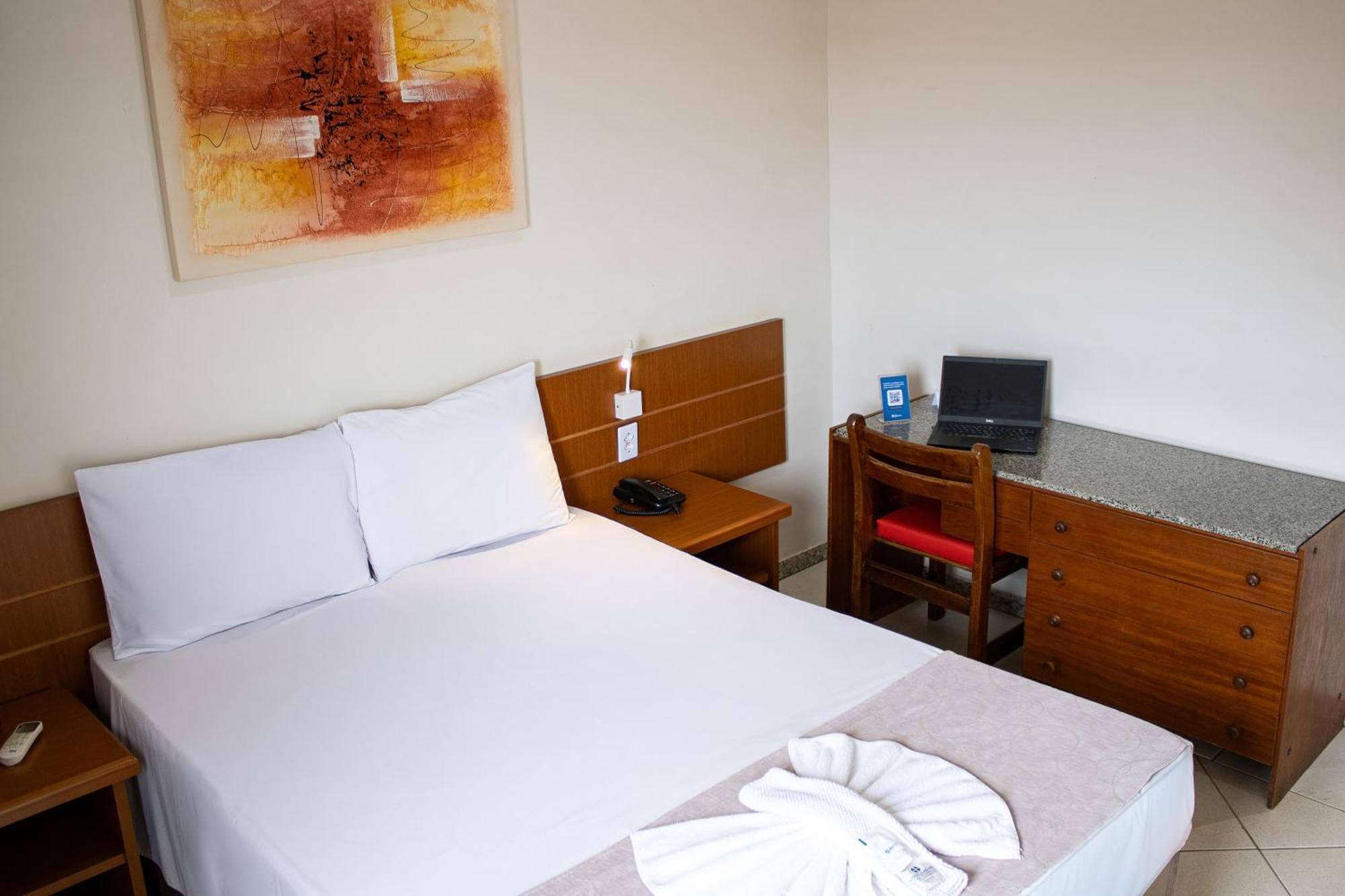 Hotel Dan Inn Barretos By Nacional Inn Exteriör bild