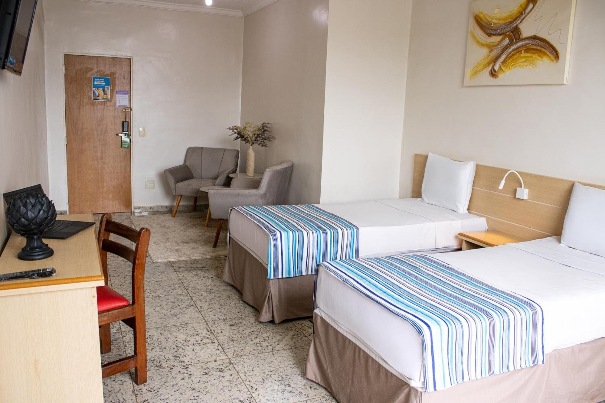 Hotel Dan Inn Barretos By Nacional Inn Exteriör bild
