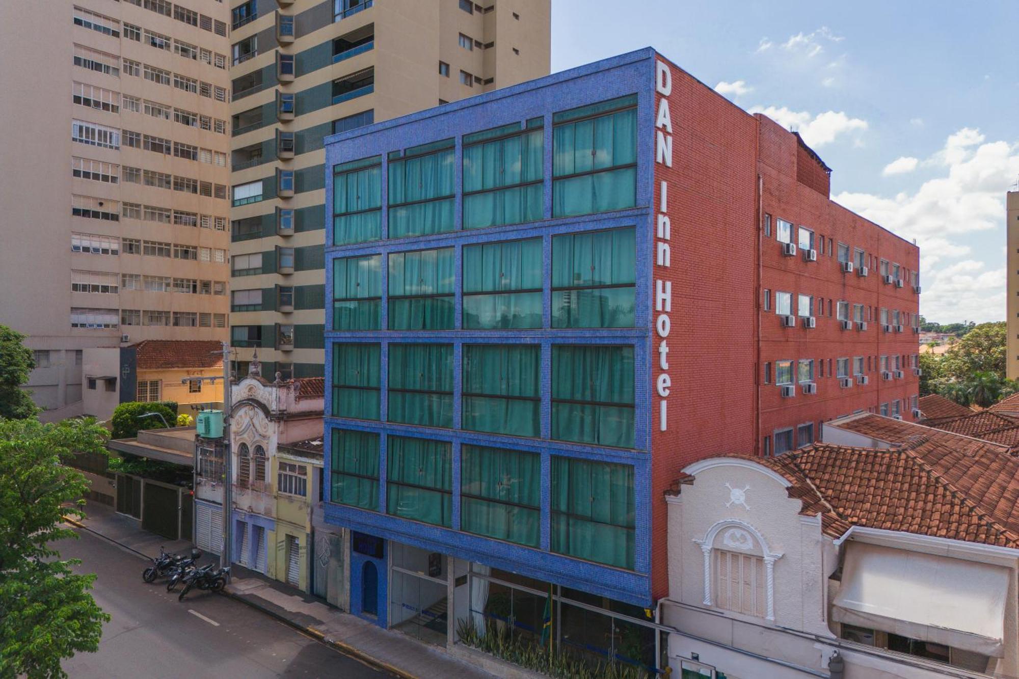 Hotel Dan Inn Barretos By Nacional Inn Exteriör bild